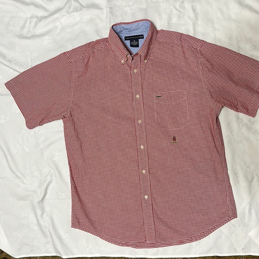 Preowned Tommy Hilfiger SZ M  men’s shirt red & white gingham short sleeve